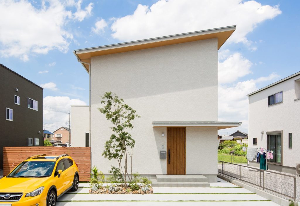 愛犬と暮らす白い家|岐阜で建てる注文住宅 シンプル工務店