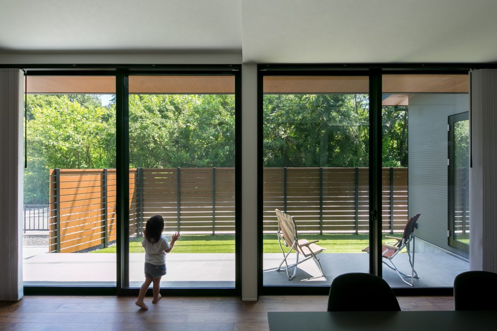 サッシの色で家の印象は変わる？